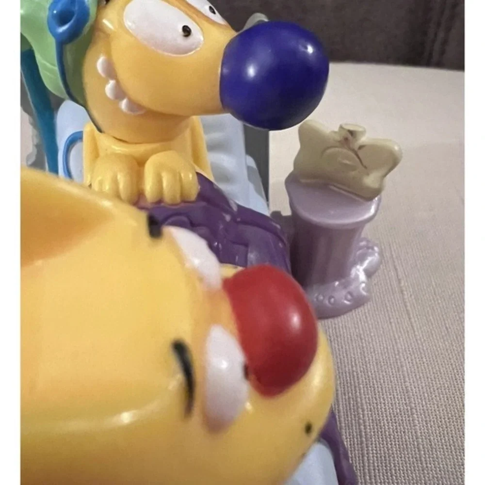 Vintage 1999 Nickelodeon CatDog in Bed Pull‎ Back Burger King Kid's Club Toys